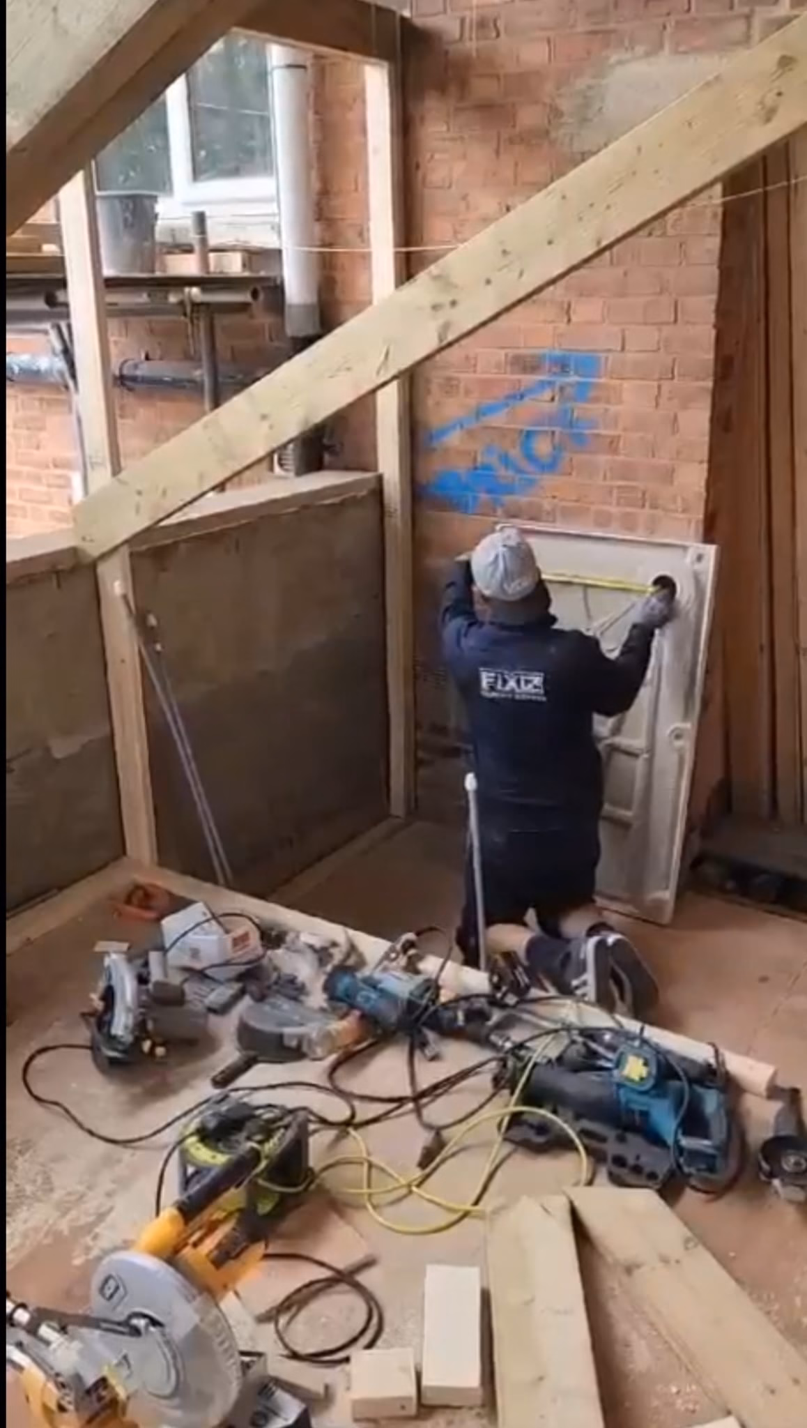 Fixiz team at work — London building project