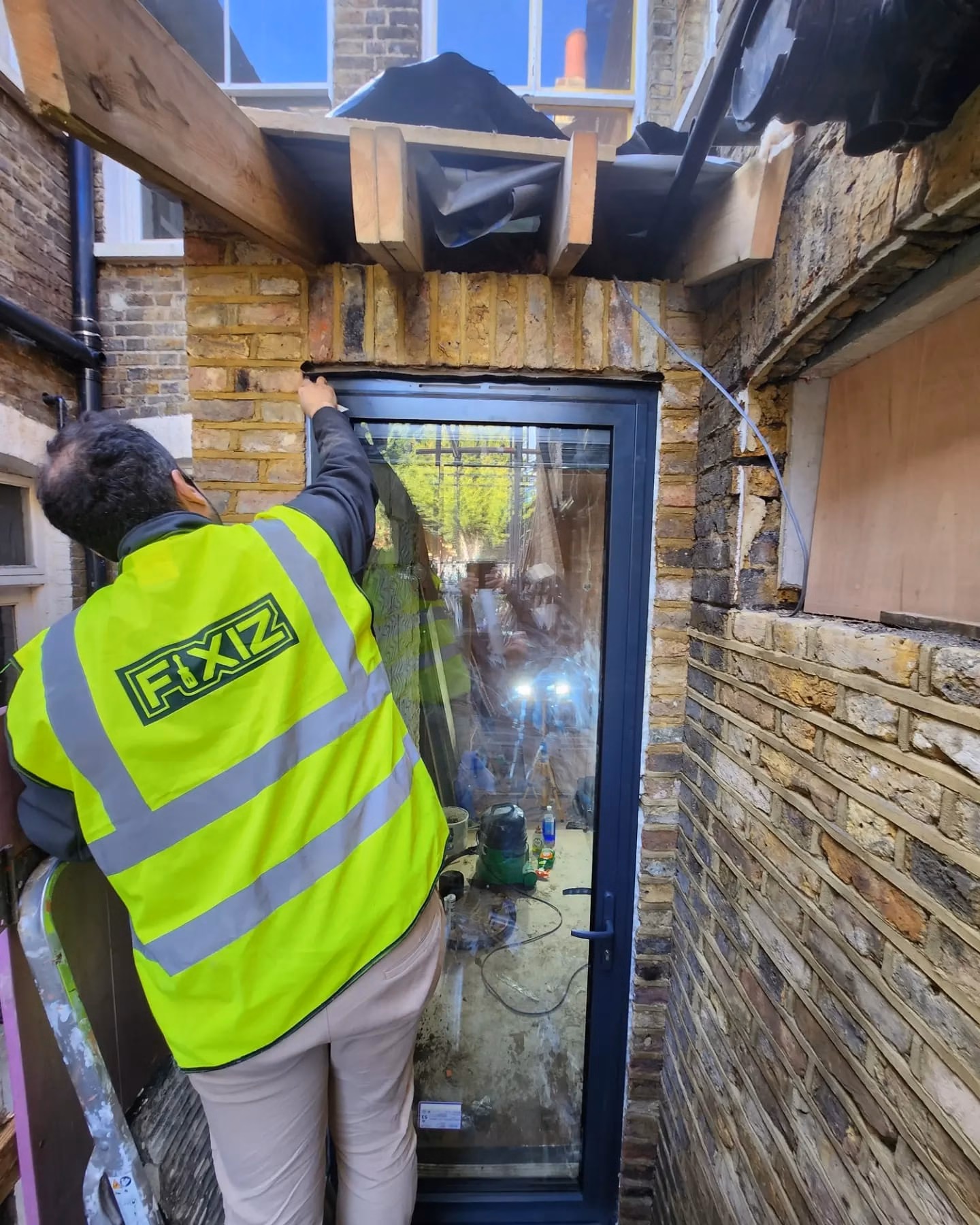 Fixiz team at work — London building project