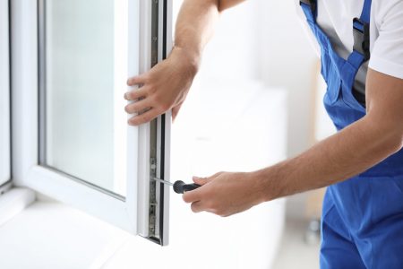 Fixiz professional installing and reparing a window