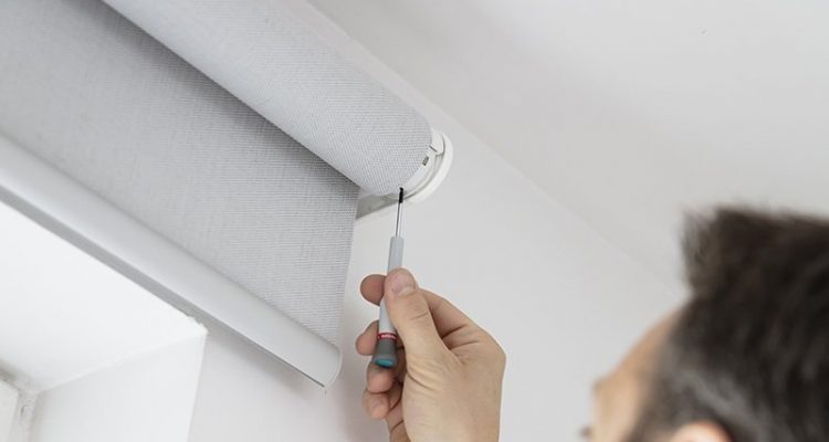 fixiz handyman fitting -electric-blinds